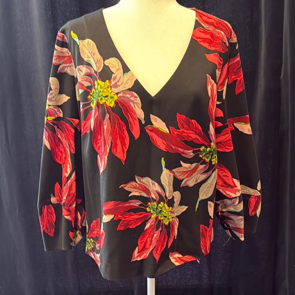 NWT TRINA TURK Floral V-Neck Women's Top - Red and Black